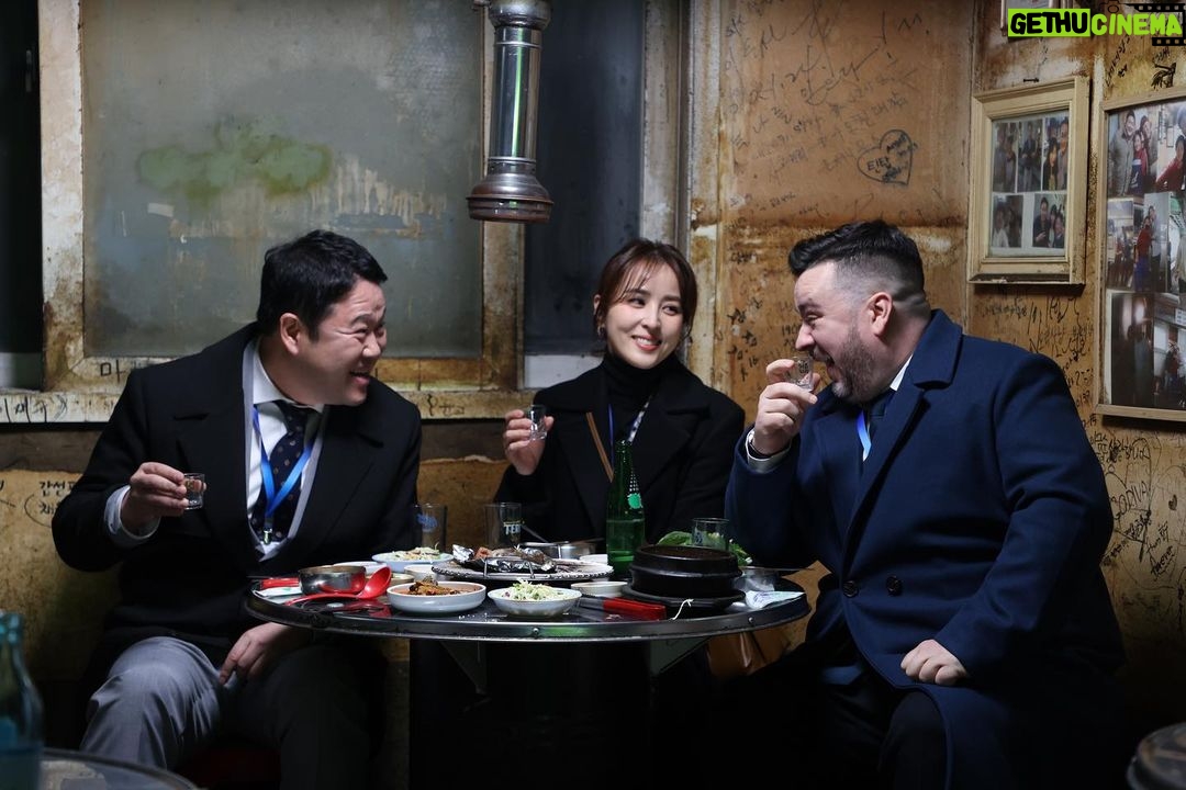 Han Hye-jin Instagram - #퇴근후한끼 #JTBC 3월30일 10시30분 첫 방송😋 퇴근하시고 우리 함께해요🫶🏻