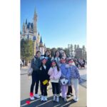 Han Hye-jin Instagram - #tokyodisneyland ❤️ 도라에몽 가방과 한 몸이 된 날 🤩 좋은 사람들과 즐거웠던 시간 🫶🏻 아빠 엄마랑 간 여행보다 더 좋았다고.. 솔직하네 우리 딸 😆