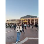 Han Hye-jin Instagram - #tokyodisneyland ❤️ 도라에몽 가방과 한 몸이 된 날 🤩 좋은 사람들과 즐거웠던 시간 🫶🏻 아빠 엄마랑 간 여행보다 더 좋았다고.. 솔직하네 우리 딸 😆