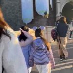 Han Hye-jin Instagram - #tokyodisneyland ❤️ 도라에몽 가방과 한 몸이 된 날 🤩 좋은 사람들과 즐거웠던 시간 🫶🏻 아빠 엄마랑 간 여행보다 더 좋았다고.. 솔직하네 우리 딸 😆