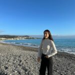 Han Hye-jin Instagram - #nicefrance #monaco #프랑스여행 사진에 다 안 담기는 풍경 비수기이고 게다가 오늘은 크리스마스라 거의 모든 곳이 문을 닫았지만 파도소리 가득한 바닷가와 따뜻한 햇살, 한적한 거리가 참 평화롭네요💙 Merry christmas 🎄❤️
