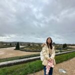 Han Hye-jin Instagram - #palaceofversailles #베르사이유궁전 모네의 “수련” 으로 유명하다는 #orangeriemuseum #오랑주리미술관 방문을 끝으로 파리 안녕👋🏻 좋았다 정말! 아직도 혼자 시차적응 못해서 다크써클이.. 😵‍💫 아이랑 젊은사람은 잘자네.. 😆 주 목적지인 #nice #니스 로 이동 ✈️