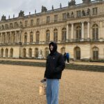 Han Hye-jin Instagram - #palaceofversailles #베르사이유궁전 모네의 “수련” 으로 유명하다는 #orangeriemuseum #오랑주리미술관 방문을 끝으로 파리 안녕👋🏻 좋았다 정말! 아직도 혼자 시차적응 못해서 다크써클이.. 😵‍💫 아이랑 젊은사람은 잘자네.. 😆 주 목적지인 #nice #니스 로 이동 ✈️