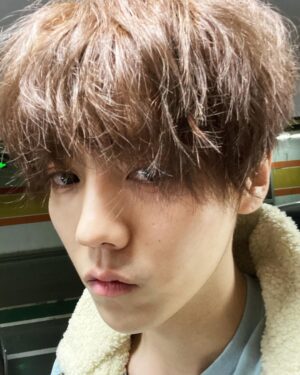 Lu Han Instagram - 饿了  发点儿旧照吧 🍜