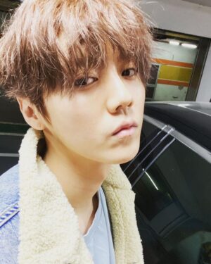 Lu Han Instagram - 饿了  发点儿旧照吧 🍜