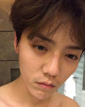 Lu Han Instagram - 库存 哈哈哈  还有我们家馒头