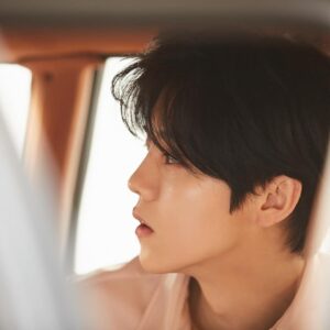 Lu Han Instagram - 🎵🎵🙂