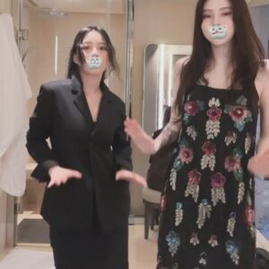 Han So-hee Instagram - 동생과 친구 (지옥도 바이브)
