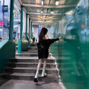 Han So-hee Instagram - 동생과 친구 (지옥도 바이브)