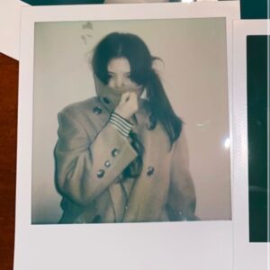 Han So-hee Instagram - 새해에도 열심히 노저어 봅시다 어디하나 구멍안나게 쉴땐쉬고 일할땐 일하고 완급조절 필수 (+비타민,끼니거르지말고) 감기조심하세요 2024 어께 피고 정신집중 레츠고