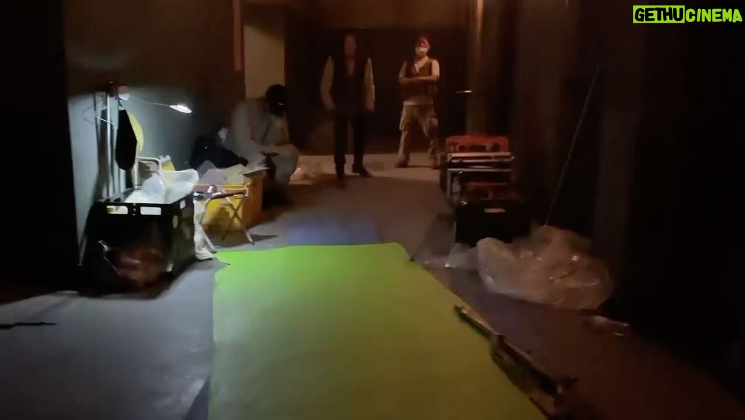 Han So-hee Instagram - @beststunt.official @seungmuk_k 베스트를 위한 채옥 채옥을 위한 베스트 몸치 박치 어르고 달래가며 만들어주신 모든 스턴트배우분들께 감사합니다 ❤️ 애증의 관계 승묵감독님...화이팅..