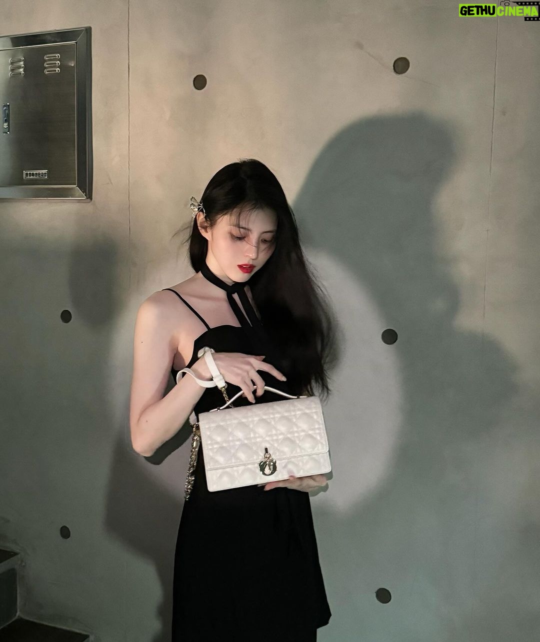 Han So-hee Instagram - #Dior #λμ¬ @dior πΆβπ«οΈ