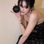 Han So-hee Instagram - 🥰 @DiorBeauty #디올뷰티 #디올포에버 #디올쿠션