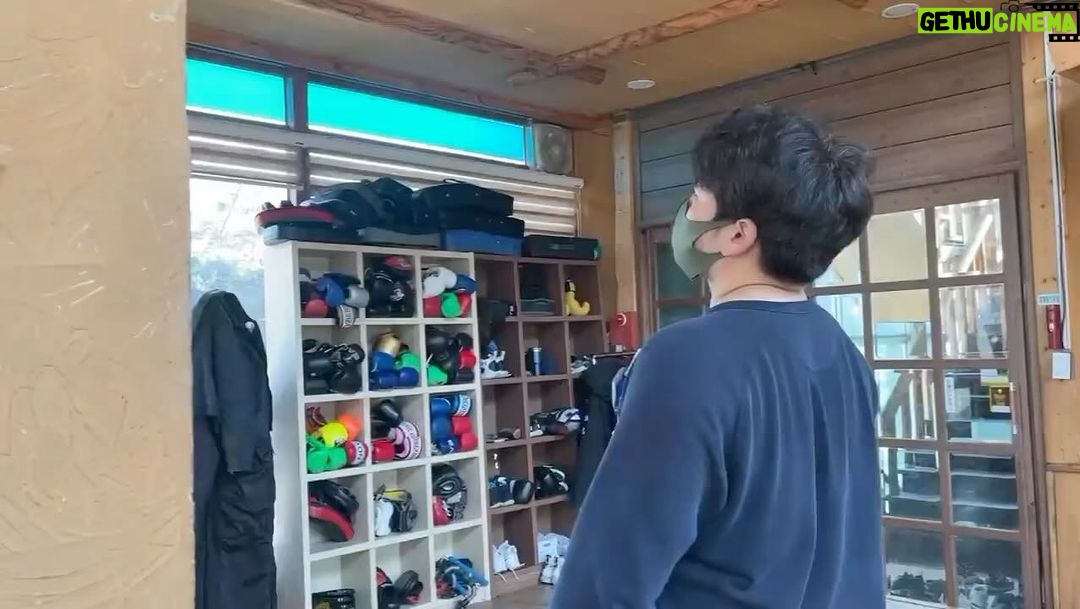 Han So-hee Instagram - @beststunt.official @seungmuk_k 베스트를 위한 채옥 채옥을 위한 베스트 몸치 박치 어르고 달래가며 만들어주신 모든 스턴트배우분들께 감사합니다 ❤️ 애증의 관계 승묵감독님...화이팅..