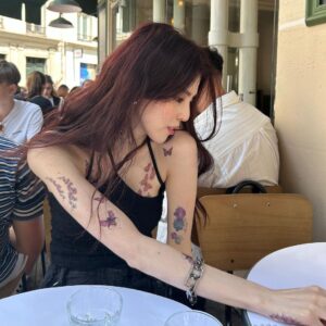 Han So-hee Instagram - 🌸🌼🪻💐🌷🌻