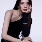 Han So-hee Instagram – Introducing our first Korean global ambassador : Han So-hee

We are thrilled to start this new journey with Korean actress Han So-hee as we share the same values. Remaining singular, stylish, and bold has always been part of her role choices as an actress and self expression in daily life and is true to the free spirit of the Maison. She embodies Strength and Protection which is the reflection of our iconic Quatre collection.
 
Warm welcome in our family!
 
#HanSoHee 
#BoucheronFaces 
@xeesoxee