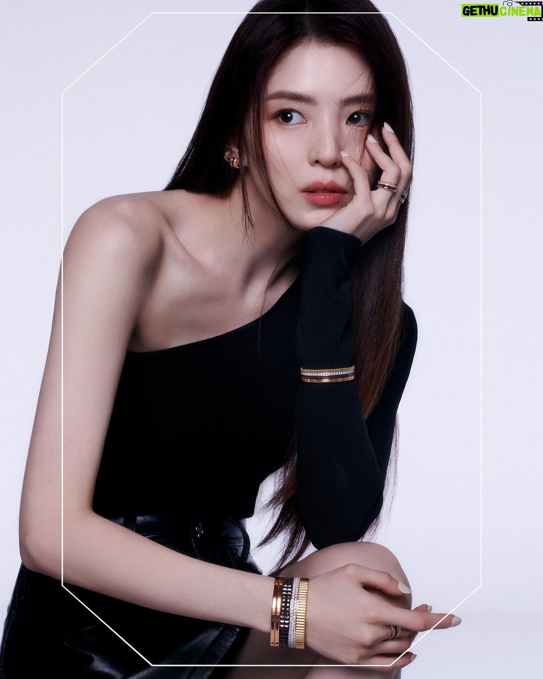 Han So-hee Instagram - Introducing our first Korean global ambassador : Han So-hee We are thrilled to start this new journey with Korean actress Han So-hee as we share the same values. Remaining singular, stylish, and bold has always been part of her role choices as an actress and self expression in daily life and is true to the free spirit of the Maison. She embodies Strength and Protection which is the reflection of our iconic Quatre collection. Warm welcome in our family! #HanSoHee #BoucheronFaces @xeesoxee