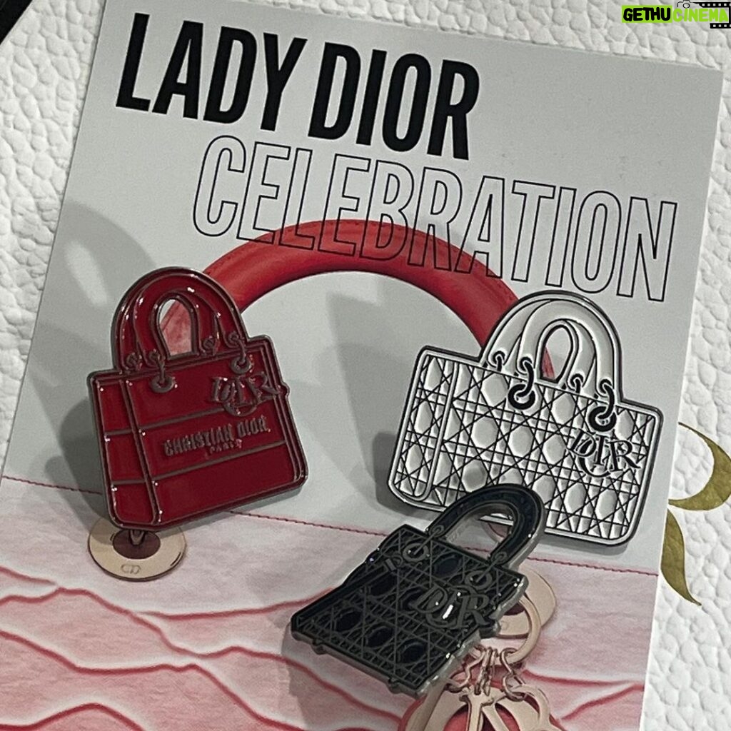 Han So-hee Instagram - Lady Dior Celebration 9월 2일 🖤 @dior #LadyDior #Dior 디올성수
