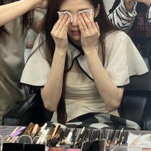 Han So-hee Instagram - 👩🏻‍🦳🌊