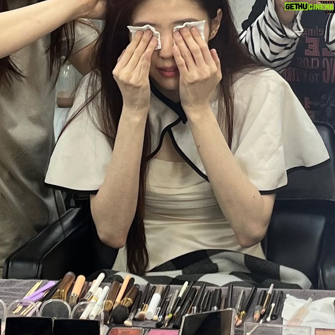 Han So-hee - 4.1 Million Likes - π©π»βπ¦³π