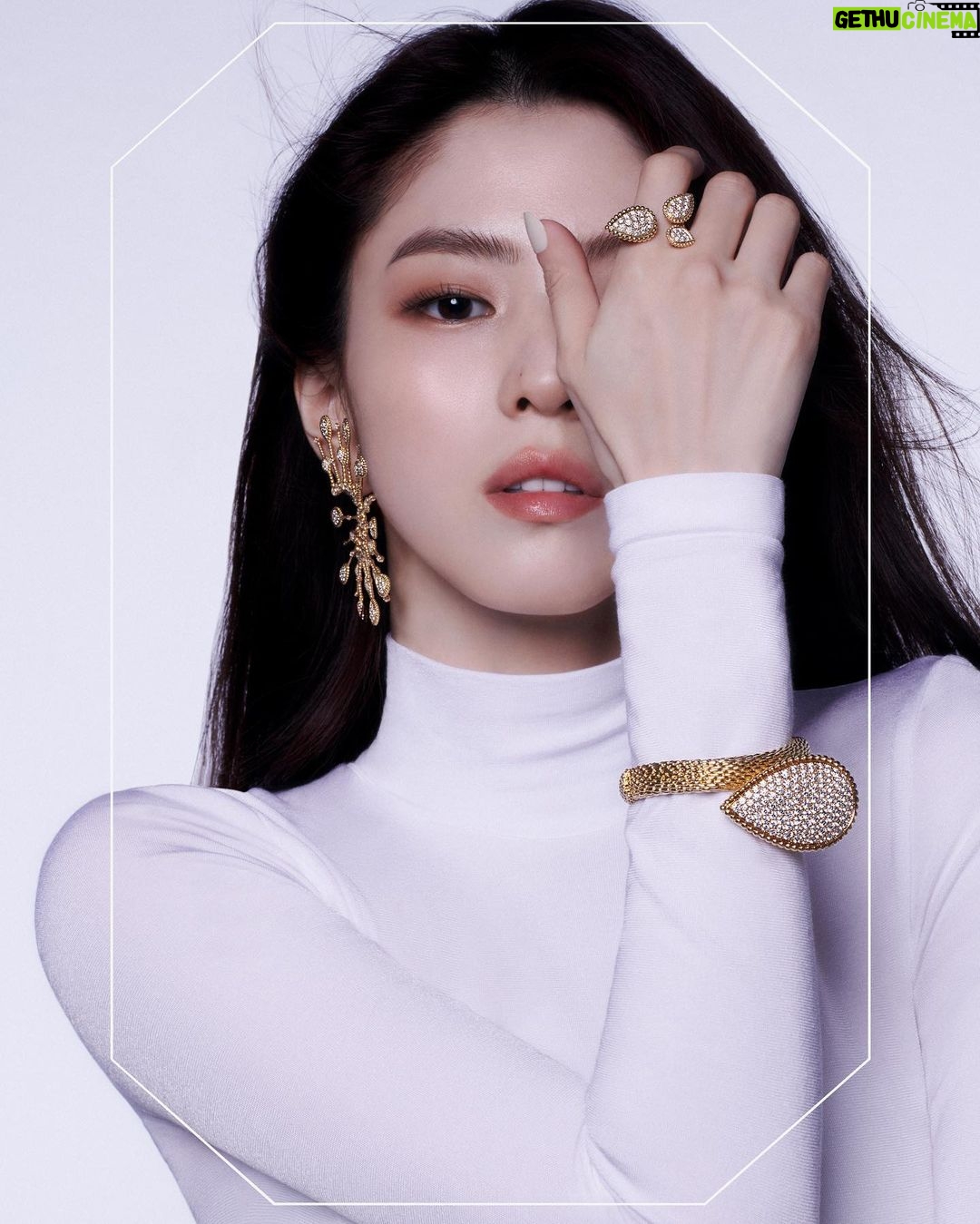 Han So-hee Instagram - Introducing our first Korean global ambassador : Han So-hee We are thrilled to start this new journey with Korean actress Han So-hee as we share the same values. Remaining singular, stylish, and bold has always been part of her role choices as an actress and self expression in daily life and is true to the free spirit of the Maison. She embodies Strength and Protection which is the reflection of our iconic Quatre collection. Warm welcome in our family! #HanSoHee #BoucheronFaces @xeesoxee