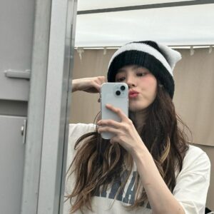 Han So-hee Instagram - 🥹