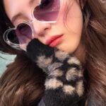 Han So-hee Instagram - @diorbeauty #디올뉴룩향수 #DiorParfums #DiorLaCollectionPrivee 다시 서울로~💋