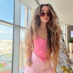 Hana AlZahed Instagram - 💖🌸🦩🫶🏻 Dubai, United Arab Emirates
