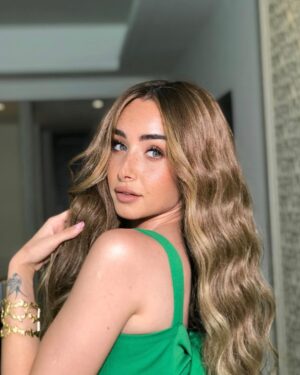 Hana Al Zahed Instagram - Mr Ex. movie premiere in 🇦🇪 💚 #dubai  #mydubai  #ksa 

MUA @ojmakeupartist 
Jumpsuit @tayacouture