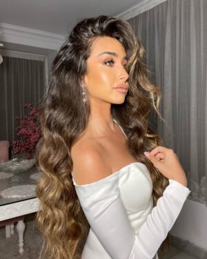 Hana Al Zahed Instagram - Couldn’t decide which one to choose 🕊 So here you go ! 

Happy Eid everyone 🤍