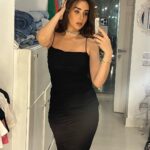 Hana AlZahed Instagram - 🖤 is my happy color !