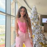 Hana AlZahed Instagram - 💖🌸🦩🫶🏻 Dubai, United Arab Emirates