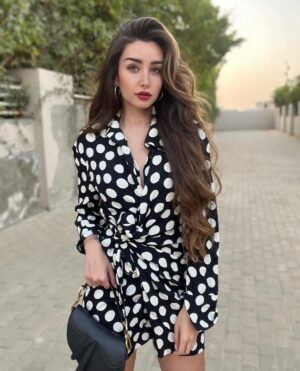 Hana Al Zahed Instagram - Make everyday a red lipstick day🥀 

🤍