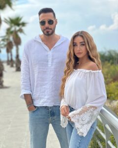 Hana AlZahed Instagram - متحمسة تشوفوا مسلسلنا الجديد 🤍 شهر و نص تصوير في لبنان، بعيد عن اهلنا و بيوتنا، يارب يكرمنا 🤲🏻🤍 انتاج @cedarsart اخراج الاستاذ وائل احسان