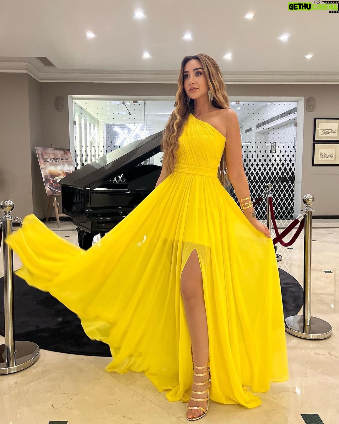 Hana AlZahed Instagram - Feeling bright like a streak of light 💛 Beirut, Lebanon