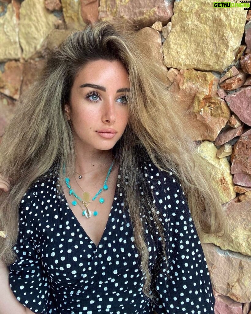 Hana AlZahed Instagram - Should I go back blonde again ? 🤔