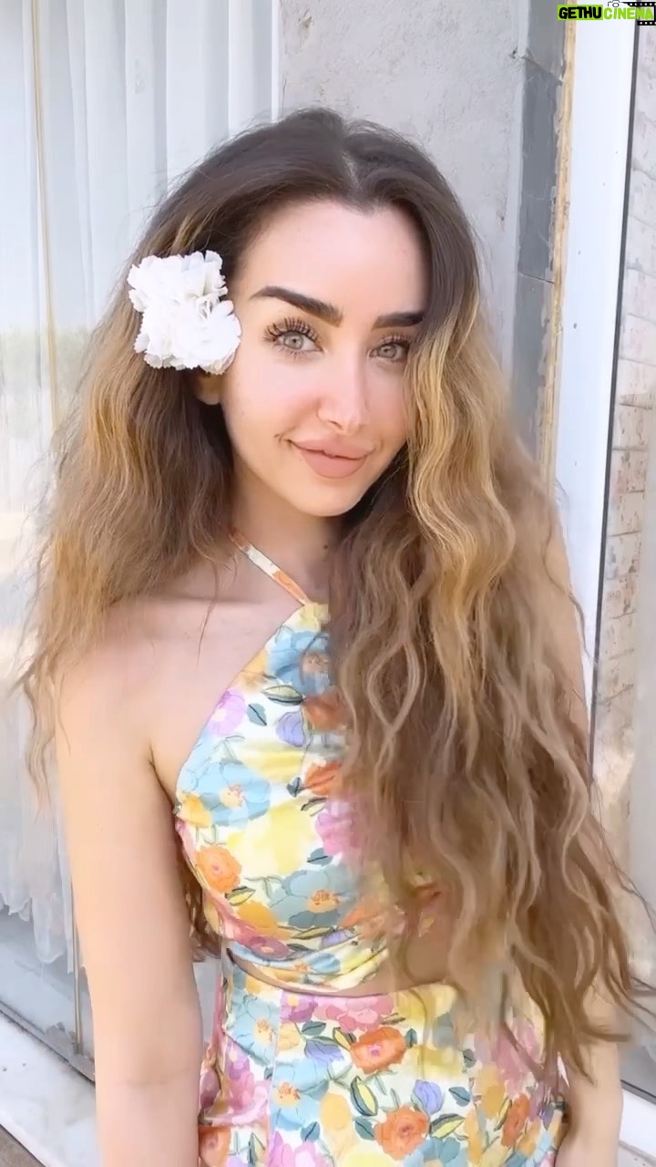 Hana AlZahed Instagram - π΄ My happy season π΄ π«§πΌπ¦π§π
