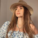 Hana AlZahed Instagram - Happy Eid كل سنة و انتو طيبين 🦋