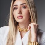 Hana AlZahed Instagram - 𝐆𝐚𝐥𝐜𝐞́ 𝐂𝐨𝐥𝐥𝐞𝐜𝐭𝐢𝐨𝐧 | 𝗛𝗔𝗜𝗙𝗔 𝗖𝗢𝗦𝗠𝗘𝗧𝗜𝗖𝗦 𝗫 𝗛𝗔𝗡𝗡𝗔 𝗘𝗟𝗭𝗔𝗛𝗘𝗗 | Tart | a green color by @haifacosmetics USE “HaifaXHana” code to get 15% off Tag ur best friends @haifacosmetics @haifacosmeticsegyptt www.Haifacosmetics.com #Haifacosemetics #hannahelzahed