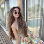 Hana AlZahed Instagram - 🙋🏼‍♀️🫧🌼