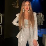 Hana AlZahed Instagram - You can’t dim my light! - Bella jondi 💕