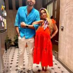 Hana AlZahed Instagram - فرق الطول رهيب بمثل طول الوقت و انا بصة للنجافة🤰🏼🤍 رقبتي اتلوحت طول المسلسل