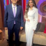 Hana AlZahed Instagram - حلقتي من برنامج الحكاية مع عمرو اديب. From El Hekaya TV show with Amr Adeeb Thanks to my beautiful team Stylist @islam.mitwally MUA @lauricematta Hair @johny_beauty_salon All in white by @__mamzi__ Jewelry @nadosjewellery