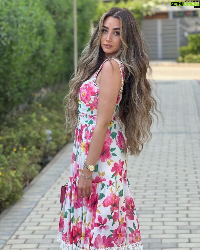 Hana AlZahed Instagram - For the love of 🌸