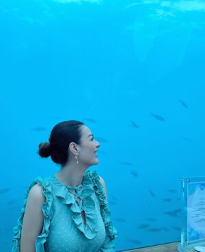 Hanady Mhana Instagram - Undersea Restaurant off the bucket list 🐠🐙🐳🦈

#conradmaldives #themuraka
