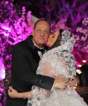 Hanady Mhana Instagram - كل سنة و انت اغلى حاجة في حياتي
ربنا يخليك ليا و يديك الصحة و تبقى دايما مبسوط و بتضحك. 
بحبك يا هاني 🤍 🎂