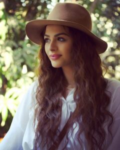 Hanady Mehanna Instagram - Swipe right for some bts of Maktoob Alaya’s 9th episode 🎞 #مكتوب_عليا