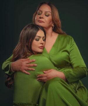 Hanady Mhana Instagram - Happy mama day to the strongest & most beautiful mother💚 

Also happy mother’s day to every woman who is not a mom but takes care of everyone around them, gets worried like a mother and love like one, we love you & can’t live without you! 
Happy mama day to my one and only not mama, mama @reemsalamaofficial 🤍

كل سنة و كل  الامهات طيبين و بخير و ربنا يرحم كل أم راحت في مكان احسن و يصبر قلب ولادهم يا رب 🤲🏻🤍

From our shoot for @nisfelduniamag 
📸 by the talented @mohamedwagdy_ph 
@readytoshooteg 
Styled by my love @reemsalamaofficial 
Makeup by @makeupby_sherri 
Hair by @haithamdahab00 
BTS by @passantsgraph 
Jewellery by @sally.jewellery 

Interview by the best journalist @noha_eid88