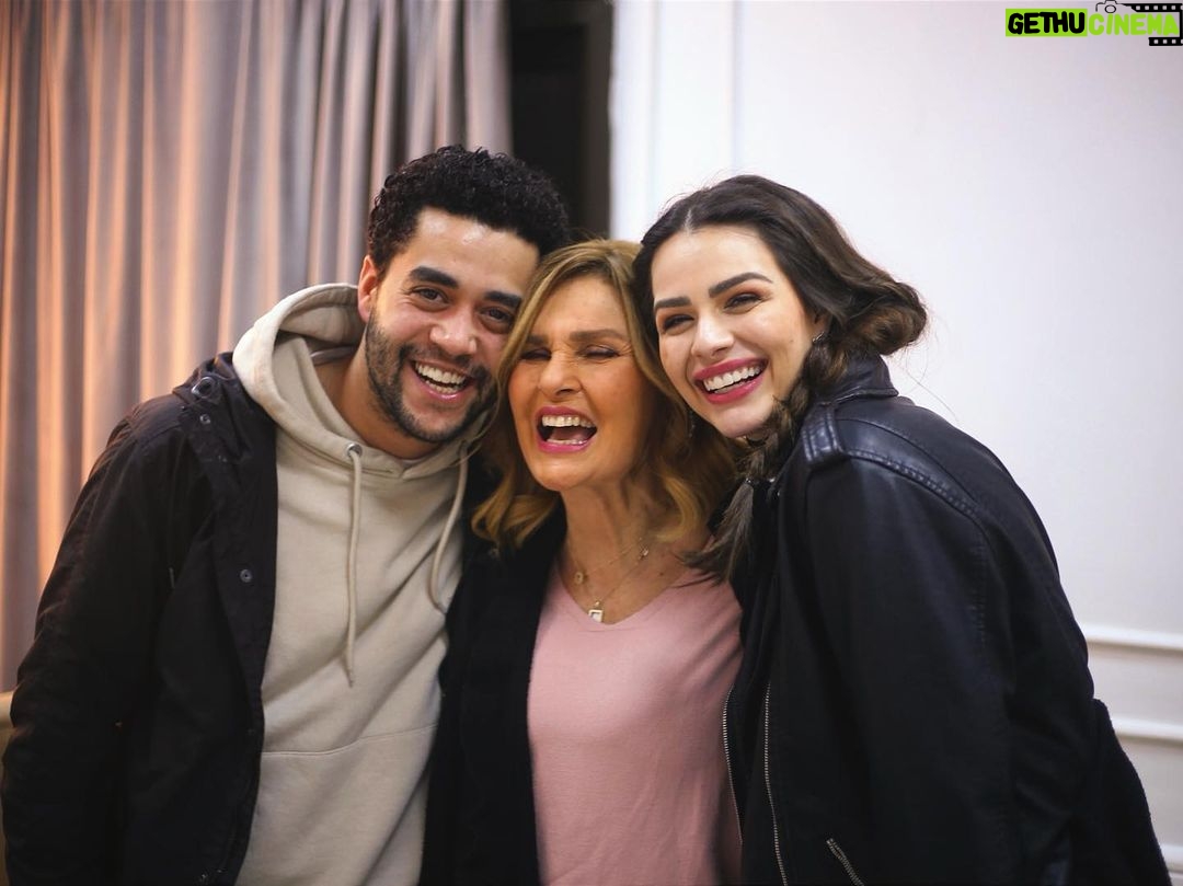 Hanady Mehanna Instagram - Happy birthday Queen, we love you🤍 @youssra