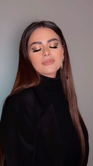 Hanady Mhana Instagram - 🐊 ✨ 

Makeup & Reel by @wedyanmohy 
Styled by @reemsalamaofficial 
Hair :@haithamdahab00 @aymanhassan_hairstylist 
Blazer :@nourhanhusseinfashion 
Jewellery :@sally.jewellery